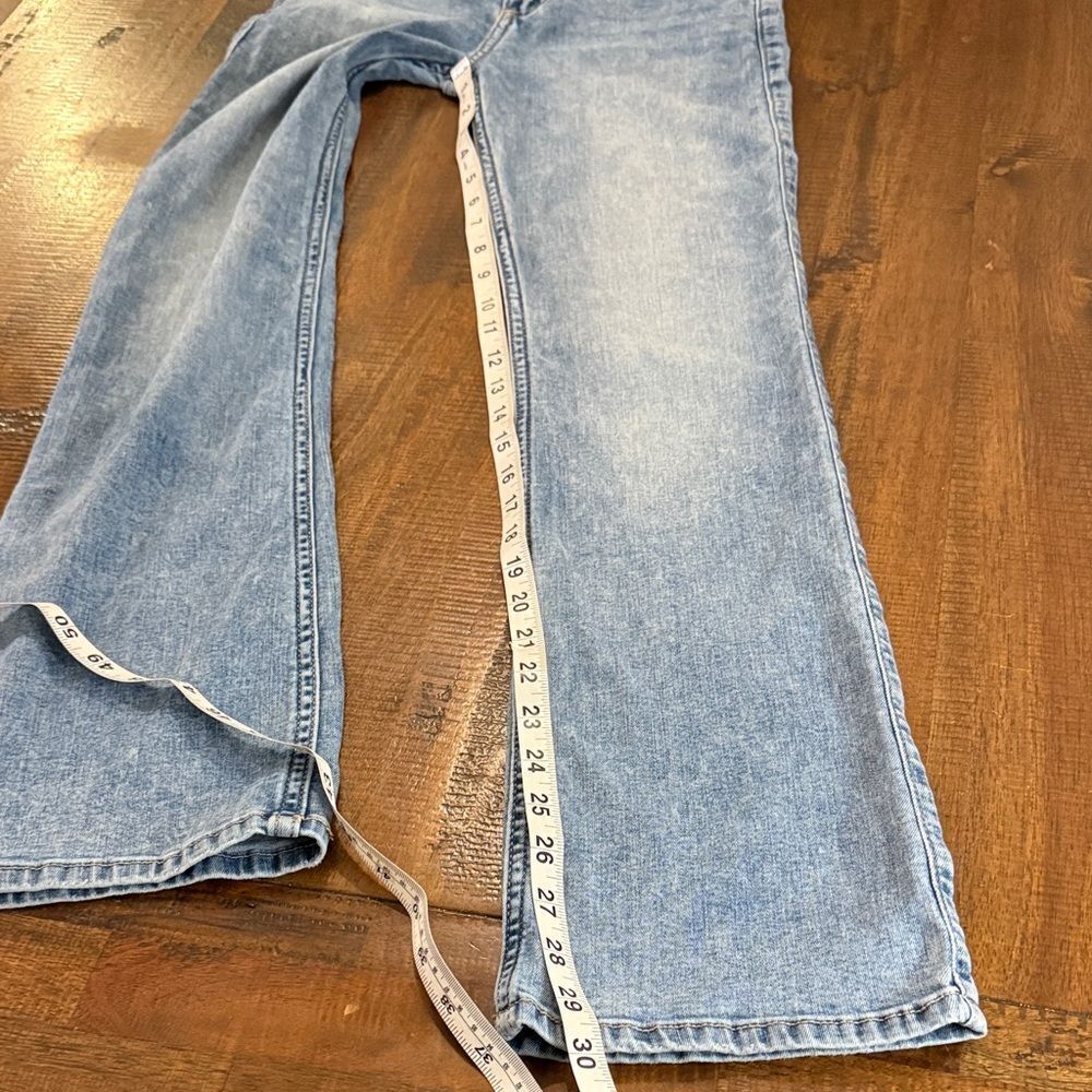 Abercrombie Kids Light Wash Low rise boot Jeans - Picture 8 of 9